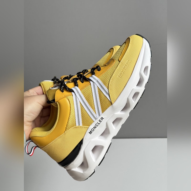 Moncler蒙口 男鞋運動鞋，進口牛皮面、氯丁橡膠 各種材質拼接打造，鞋面采用