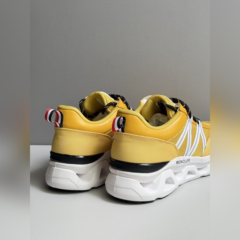 Moncler蒙口 男鞋運動鞋，進口牛皮面、氯丁橡膠 各種材質拼接打造，鞋面采用