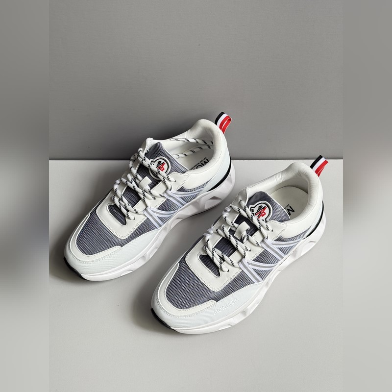 Moncler蒙口 男鞋運動鞋，進(jìn)口牛皮面、氯丁橡膠 各種材質(zhì)拼接打造，鞋面采用