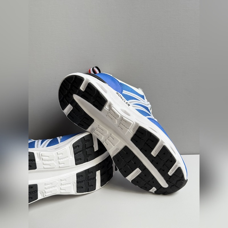 Moncler蒙口 男鞋運動鞋，進口牛皮面、氯丁橡膠 各種材質拼接打造，鞋面采用