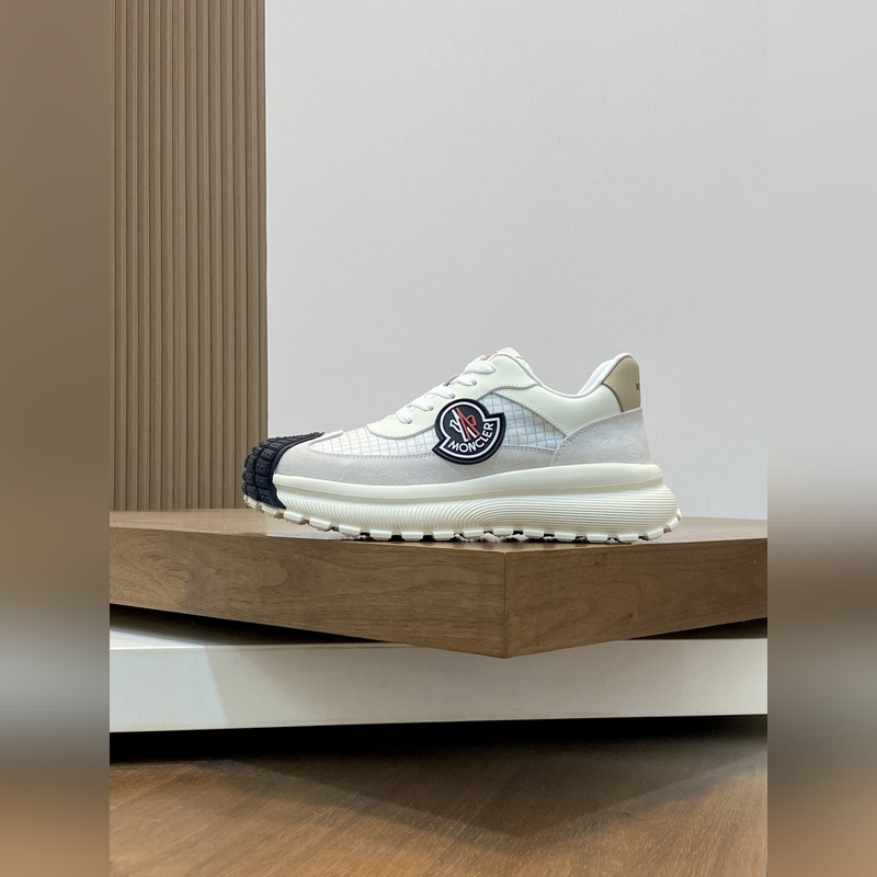 Moncler蒙口 男鞋運動鞋，進口透氣網(wǎng)面、氯丁橡膠 各種材質(zhì)拼接打造，鞋面采
