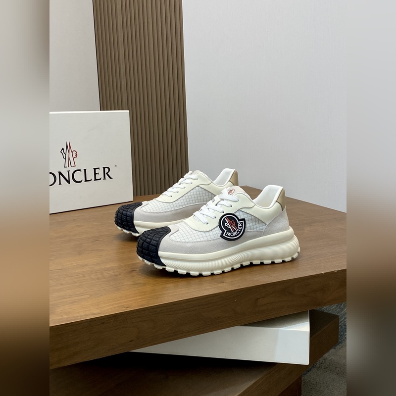 Moncler蒙口 男鞋運動鞋，進口透氣網(wǎng)面、氯丁橡膠 各種材質(zhì)拼接打造，鞋面采