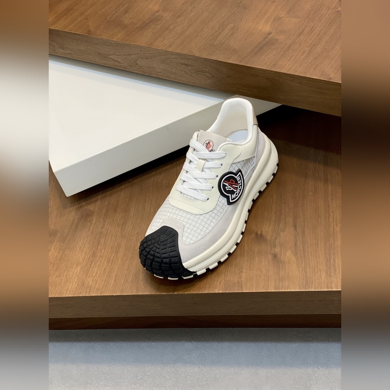 Moncler蒙口 男鞋運動鞋，進口透氣網(wǎng)面、氯丁橡膠 各種材質(zhì)拼接打造，鞋面采