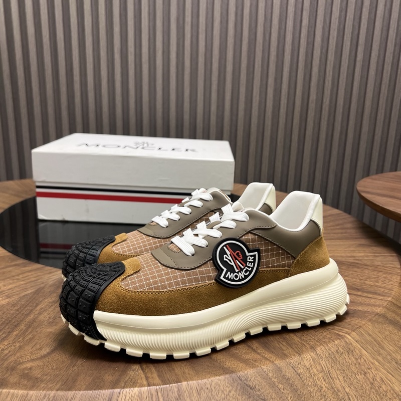 Moncler蒙口 男鞋運動鞋，進口牛皮面、氯丁橡膠 各種材質拼接打造，鞋面采用
