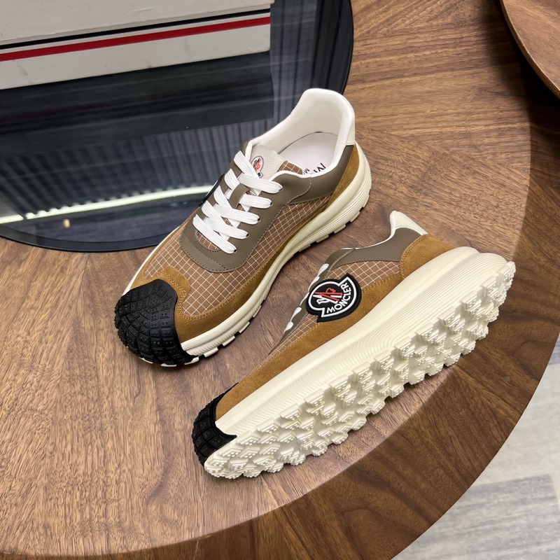 Moncler蒙口 男鞋運動鞋，進口牛皮面、氯丁橡膠 各種材質拼接打造，鞋面采用