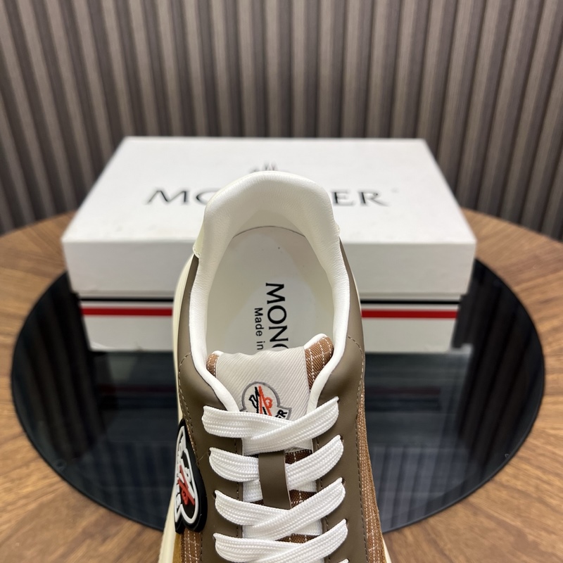 Moncler蒙口 男鞋運動鞋，進口牛皮面、氯丁橡膠 各種材質拼接打造，鞋面采用