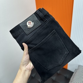 Moncler 蒙口，2026秋冬牛仔褲 面料升級，彈力腰圍，櫃臺同步發(fā)售，進口