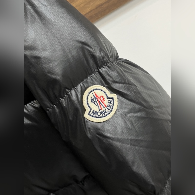 主推羽絨 Moncler 2026最新款時尚設計師款羽絨外套 蒙口立領羽絨服，胸