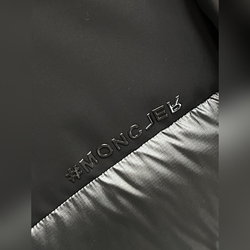 主推羽絨 Moncler 2026最新款時尚設計師款羽絨外套 蒙口立領羽絨服，胸