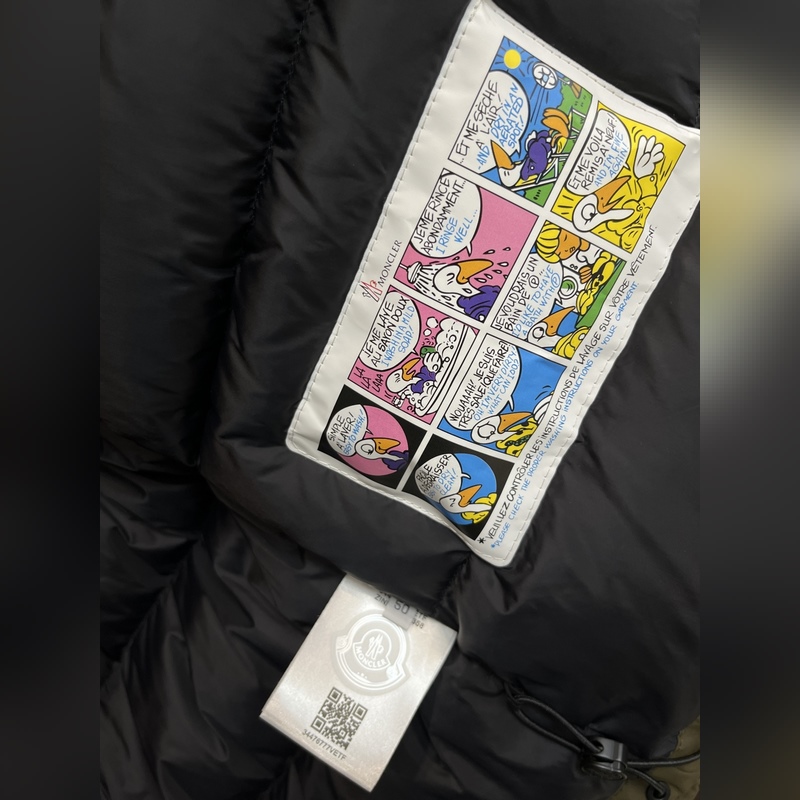 主推羽絨Moncler 2026最新款時尚設計師款羽絨外套 蒙口連帽羽絨服，胸口