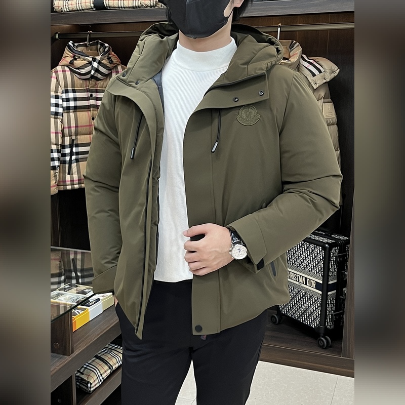 主推羽絨Moncler 2026最新款時尚設計師款羽絨外套 蒙口連帽羽絨服，胸口
