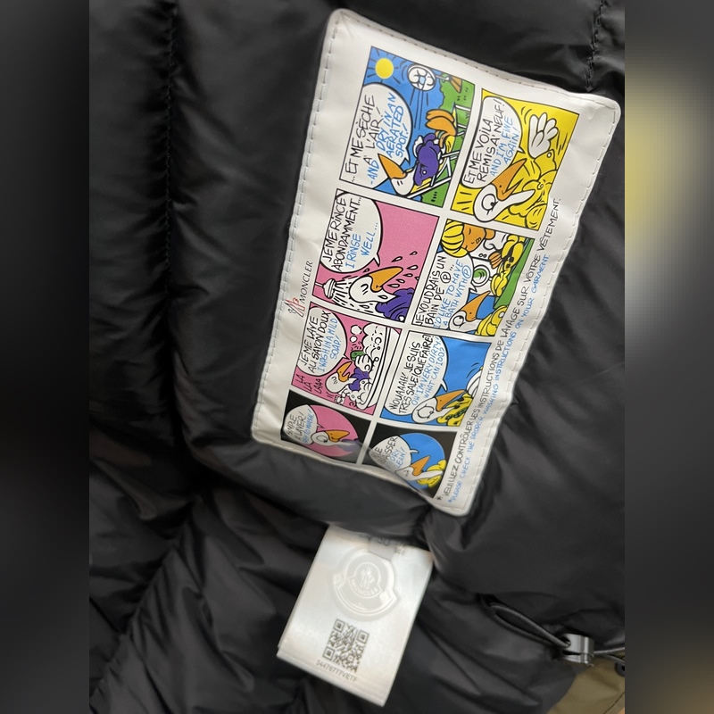 主推羽絨Moncler 2026最新款時尚設計師款羽絨外套 蒙口連帽羽絨服，胸口