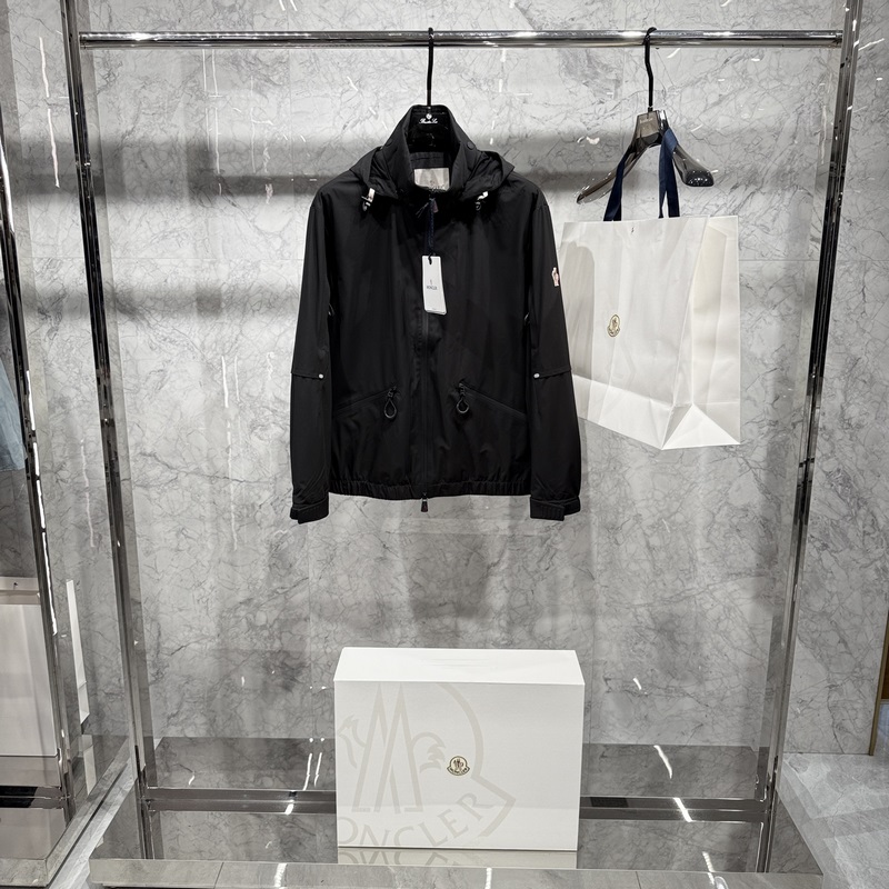 5秋冬新品發(fā)布，蒙口可立領，可帽款外套出貨，領子裡面有隱藏的帽子，面料及輔料全