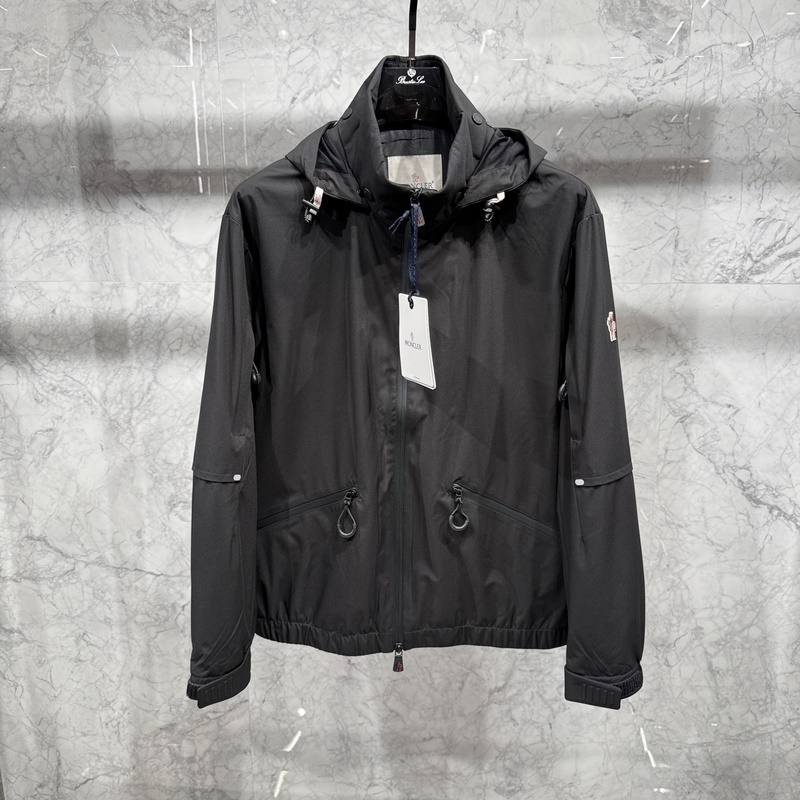 5秋冬新品發(fā)布，蒙口可立領，可帽款外套出貨，領子裡面有隱藏的帽子，面料及輔料全