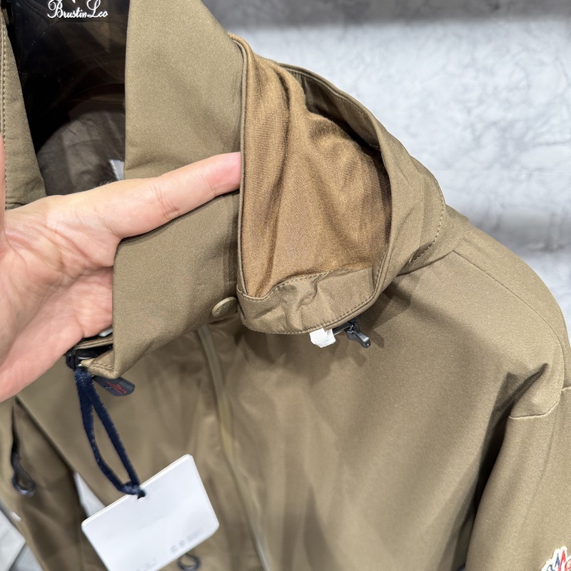 5秋冬新品發布，蒙口可立領，可帽款外套出貨，領子裡面有隱藏的帽子，面料及輔料全