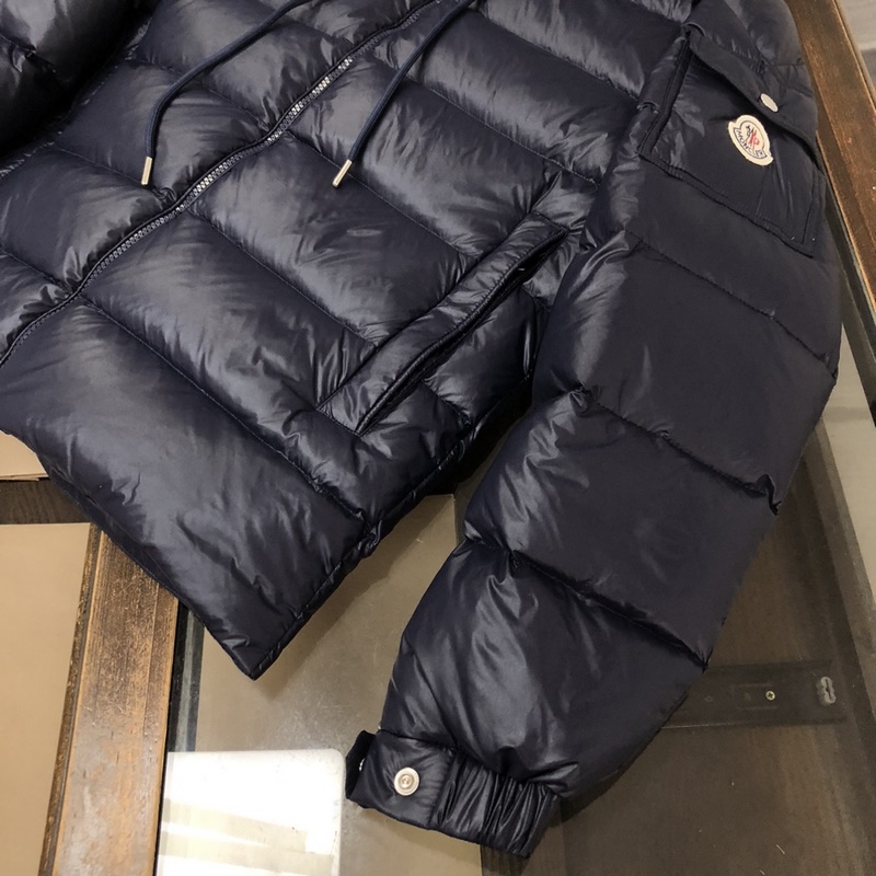 Moncler 蒙口 炸裂 新品] 設(shè)計(jì)時(shí)尚百搭舒適透氣連帽蒙口羽絨服~支持N