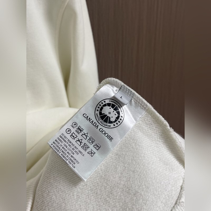 Canada Goose 大鵝 2026Fw早秋仔章經(jīng)典圓領(lǐng)衛(wèi)衣，定制400G面