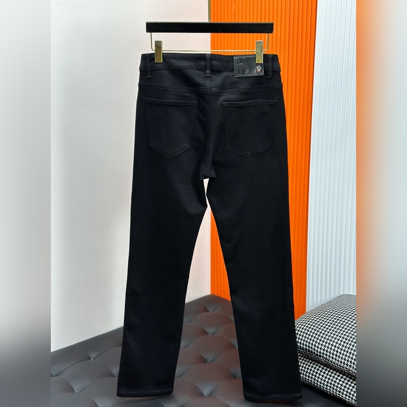 Moncler 蒙口高端定制直筒版型 ，2026秋冬牛仔褲 櫃臺同步發售，進口固