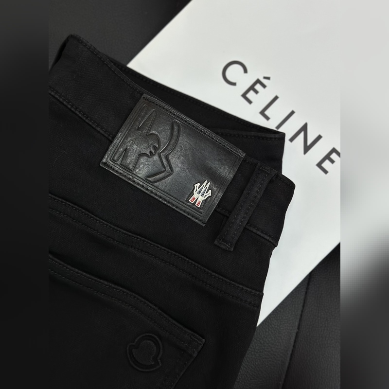 Moncler 蒙口高端定制直筒版型 ，2026秋冬牛仔褲 櫃臺同步發售，進口固