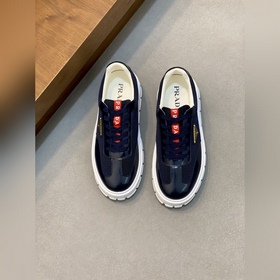 Prada，普拉達 男士皮革休閑運動鞋 采用進口小牛皮拼接網布鞋面，立體幾何分割