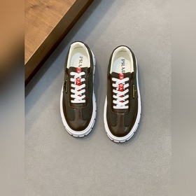 Prada，普拉達 男士皮革休閑運動鞋 采用進口小牛皮拼接網布鞋面，立體幾何分割