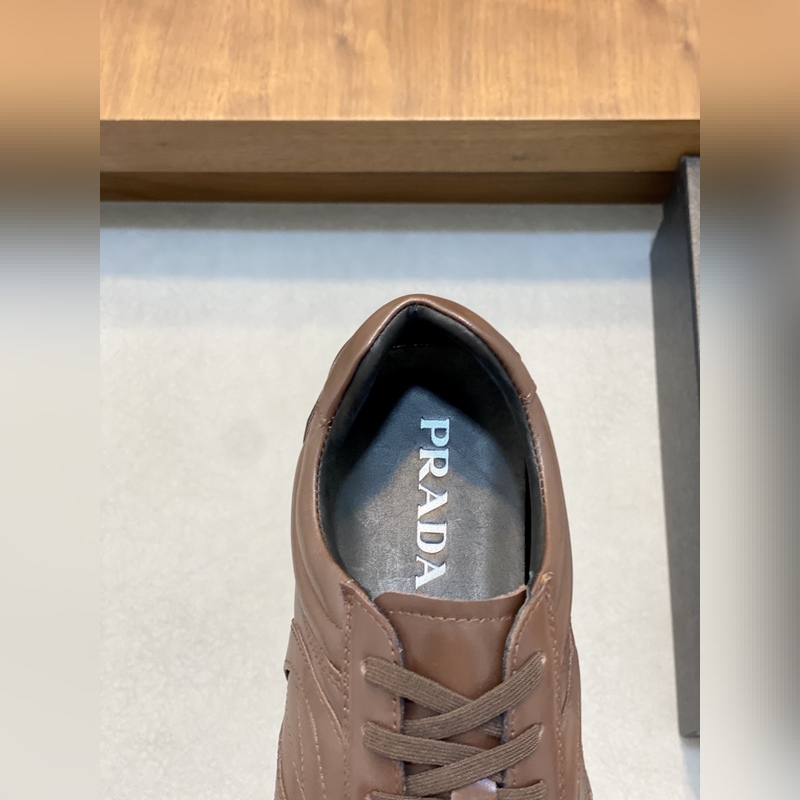 Prada，普拉達 男士皮革休閑運動鞋 采用進口小牛皮拼接鞋面，立體幾何分割，精