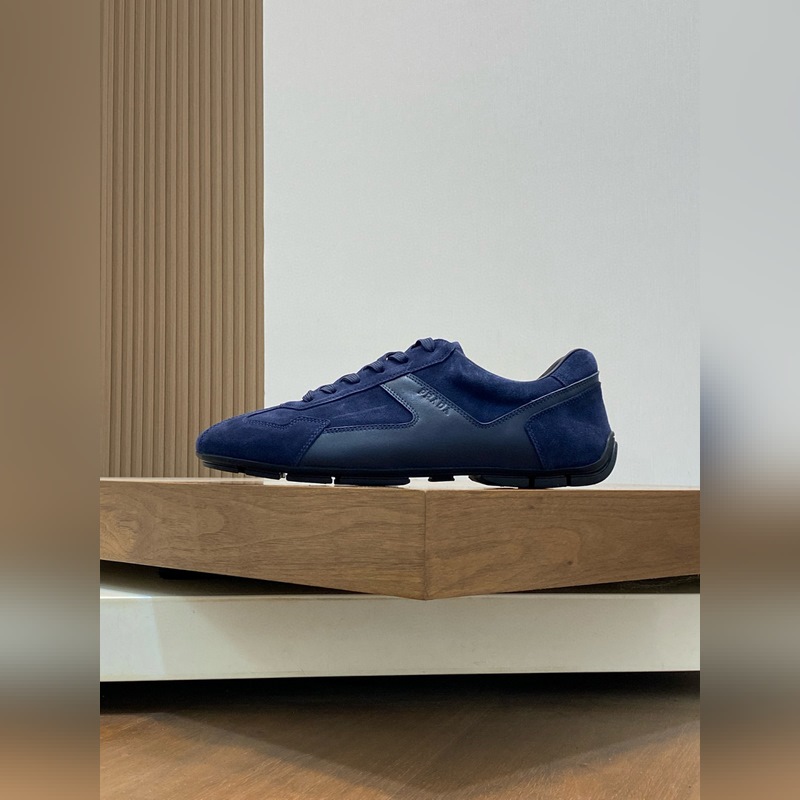 Prada，普拉達 男士皮革休閑運動鞋 采用進口小牛皮拼接鞋面，立體幾何分割，精