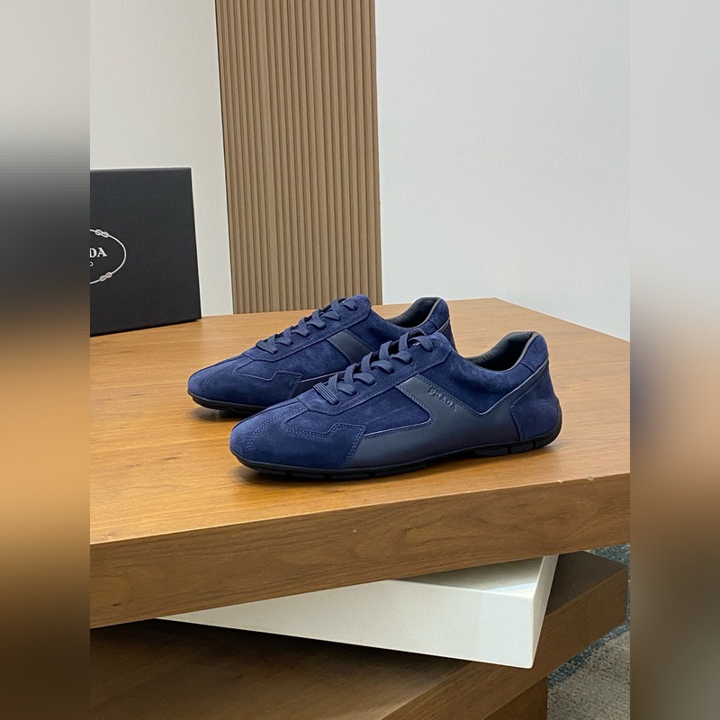 Prada，普拉達 男士皮革休閑運動鞋 采用進口小牛皮拼接鞋面，立體幾何分割，精