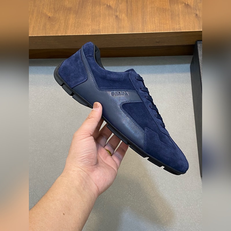Prada，普拉達 男士皮革休閑運動鞋 采用進口小牛皮拼接鞋面，立體幾何分割，精