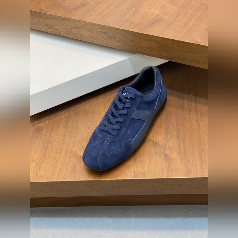 Prada，普拉達 男士皮革休閑運動鞋 采用進口小牛皮拼接鞋面，立體幾何分割，精
