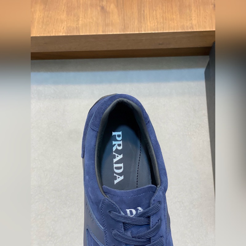 Prada，普拉達 男士皮革休閑運動鞋 采用進口小牛皮拼接鞋面，立體幾何分割，精