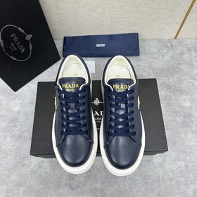 Prada，普拉達 最新款厚底休閑運動鞋 全小牛皮材質極簡設計 外側金色三角PR