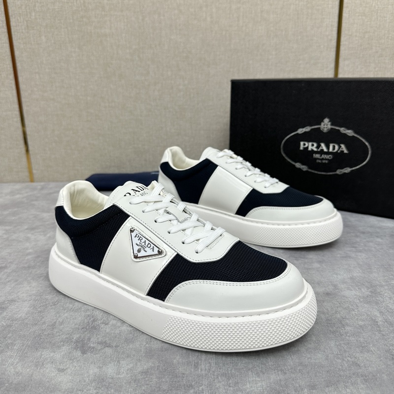 Prada，普拉達 最新款厚底休閑運動鞋 小牛皮材質拼接網面撞色設計 外側三角P