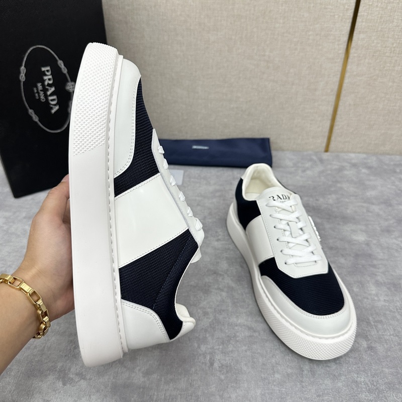 Prada，普拉達 最新款厚底休閑運動鞋 小牛皮材質拼接網面撞色設計 外側三角P