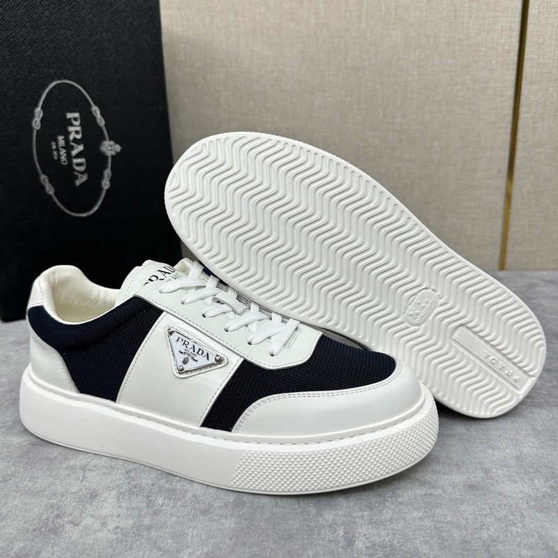 Prada，普拉達 最新款厚底休閑運動鞋 小牛皮材質拼接網面撞色設計 外側三角P