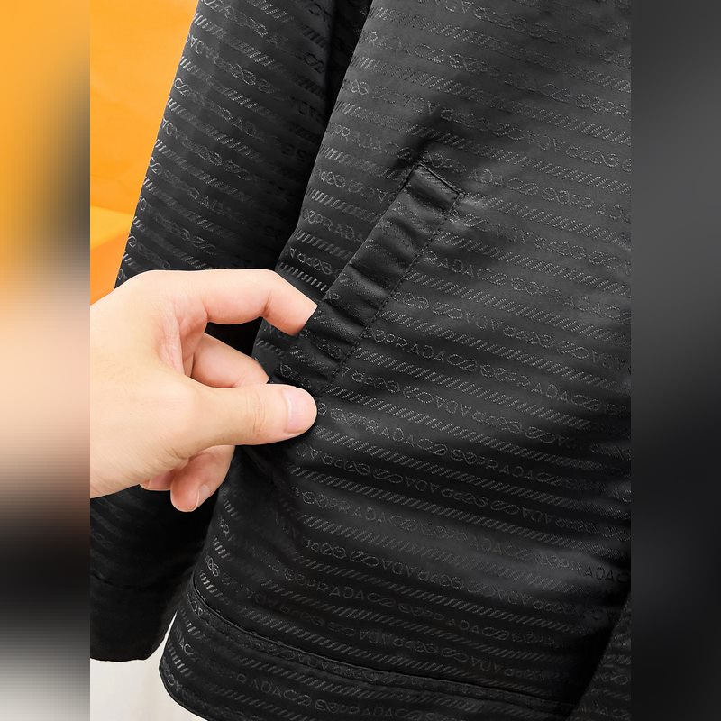 普拉達(dá) 2026早秋男士高端時(shí)裝款翻領(lǐng)戶外夾克外套，官方專櫃主推展示，香港洋行渠