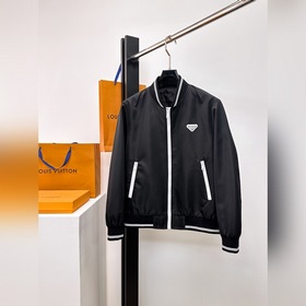 普拉達 2026早秋男士高端時裝款棒球領戶外夾克外套，官方專櫃主推展示，香港洋行