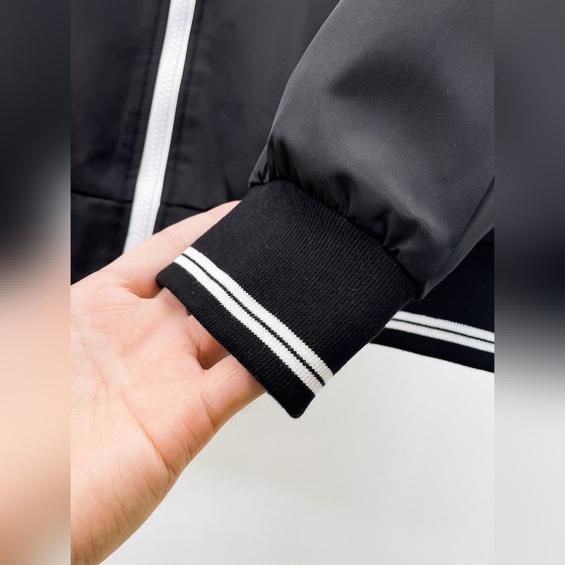 普拉達 2026早秋男士高端時裝款棒球領戶外夾克外套，官方專櫃主推展示，香港洋行