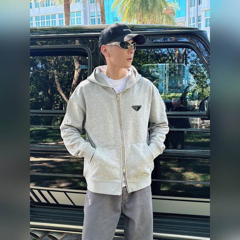 普拉達 官網同步發行 胸前印花品牌logo 功能性 機能運動 男女同款 新款運動