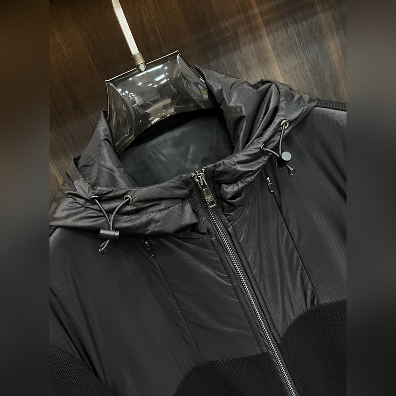 Prada 2026最新款時尚設計師款羽絨外套 普拉達連帽羊毛外套，羊毛拼接外套