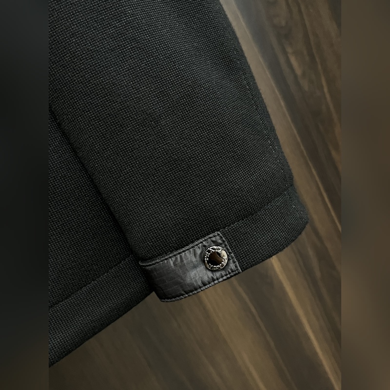 Prada 2026最新款時尚設計師款羽絨外套 普拉達連帽羊毛外套，羊毛拼接外套