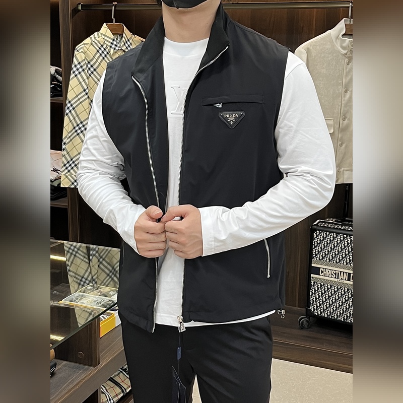 Prada 2026ss早秋新款發布 普拉達立領馬甲夾克外套，秋款外套！穿上就是