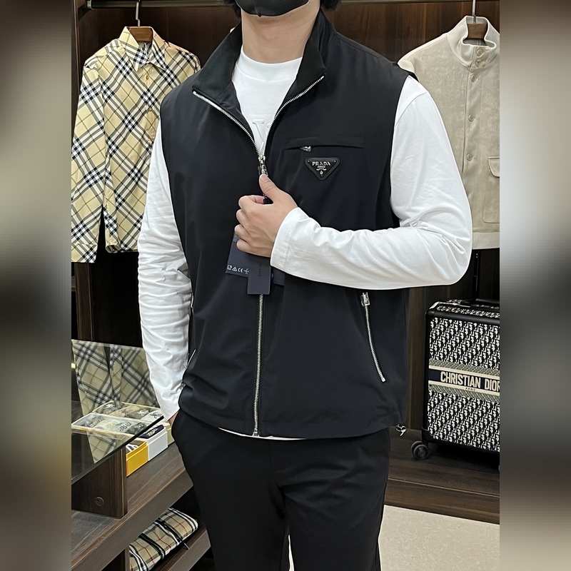 Prada 2026ss早秋新款發布 普拉達立領馬甲夾克外套，秋款外套！穿上就是