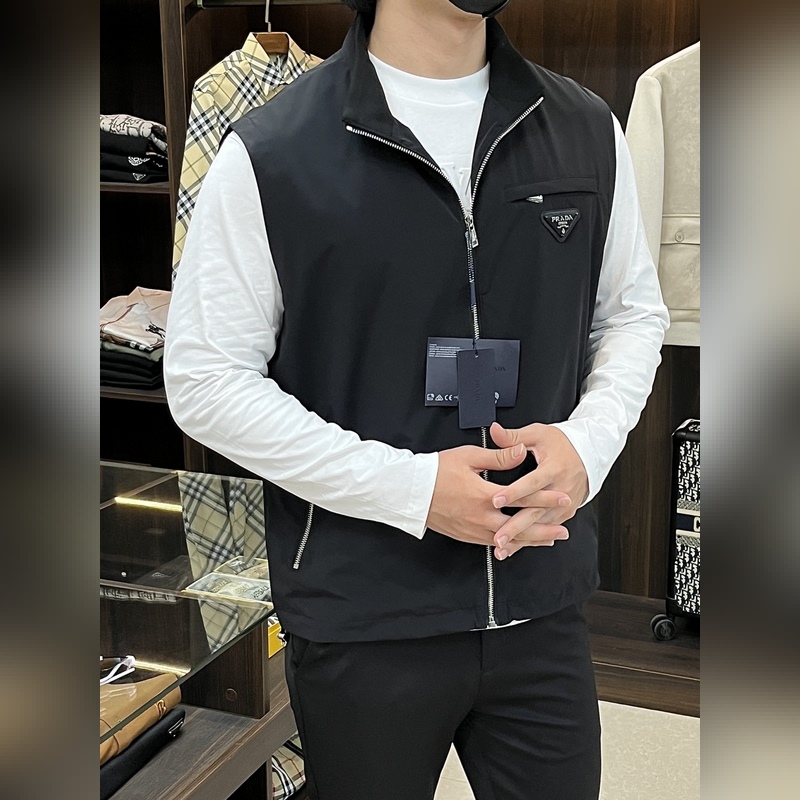 Prada 2026ss早秋新款發布 普拉達立領馬甲夾克外套，秋款外套！穿上就是