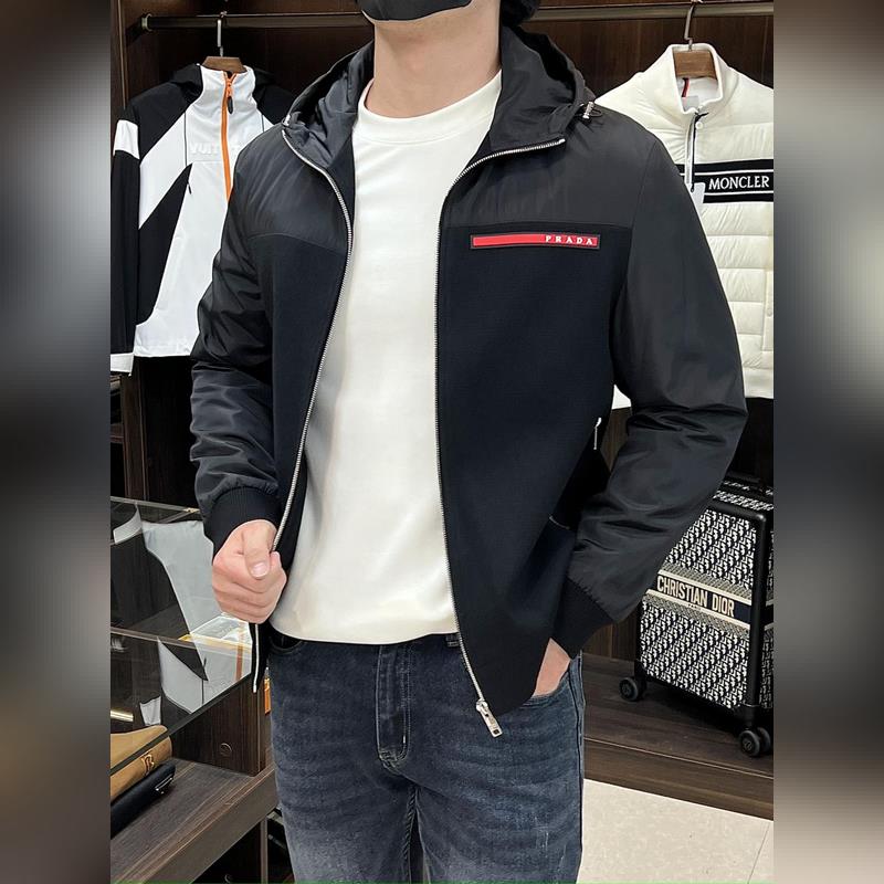 Prada 2026ss早秋新款發布 普拉達連帽夾克外套，拼接面料秋季爆款夾薄