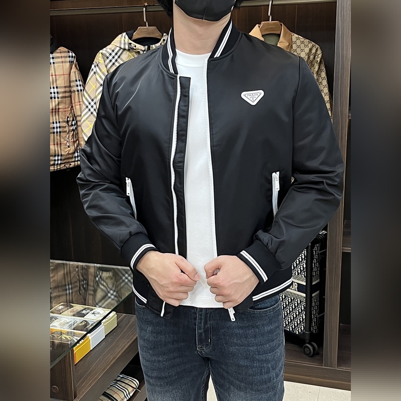 Prada 2026ss早秋新款發(fā)布 普拉達(dá)棒球領(lǐng)夾克外套，秋季爆款?yuàn)A薄棉夾克外