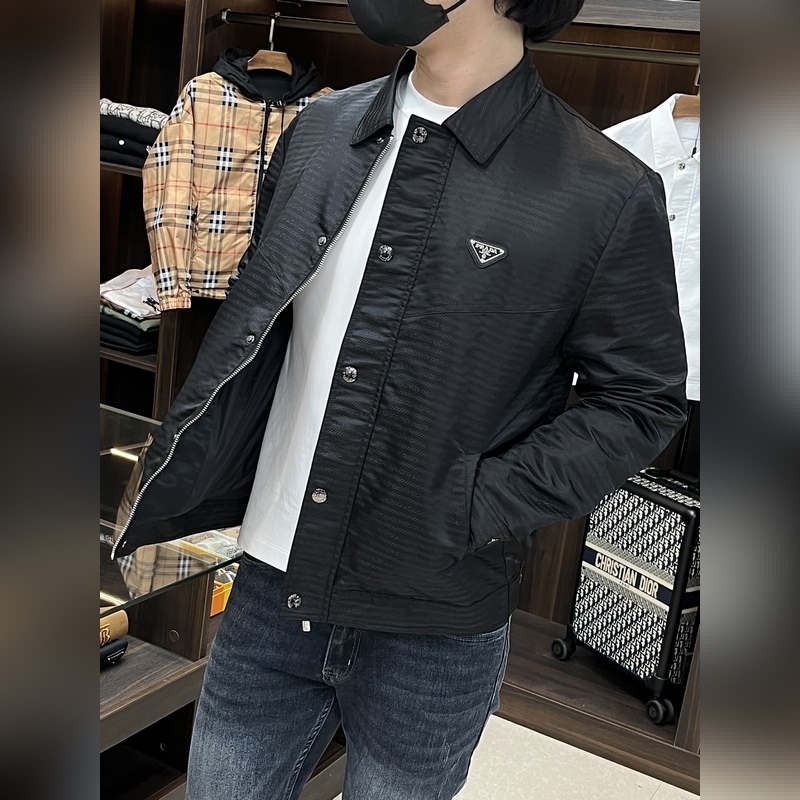 Prada 2026ss早秋新款發(fā)布 普拉達翻領(lǐng)夾克外套，秋季爆款夾薄棉夾克外套