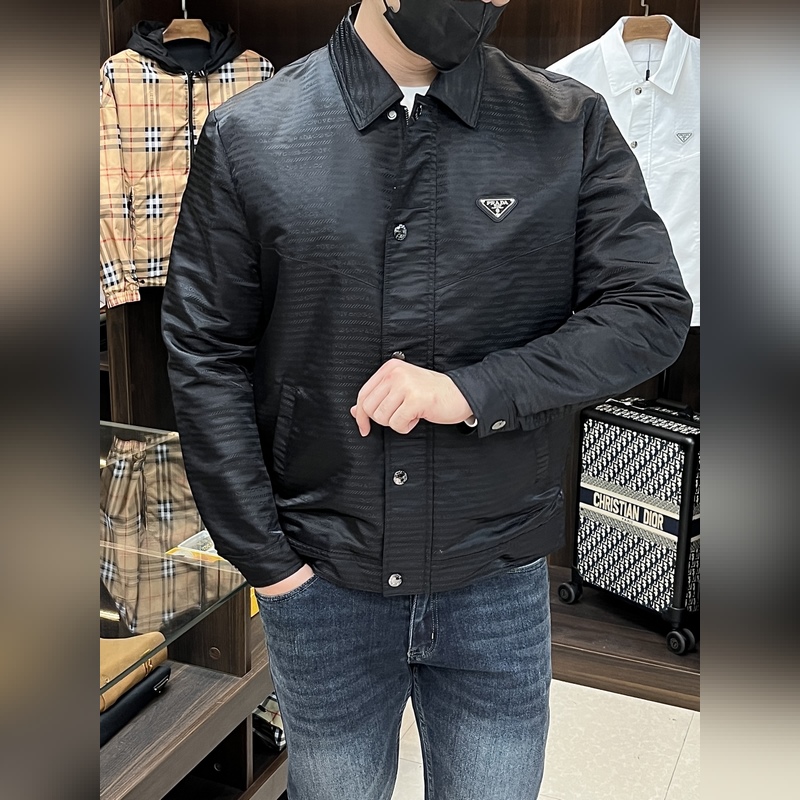 Prada 2026ss早秋新款發(fā)布 普拉達翻領(lǐng)夾克外套，秋季爆款夾薄棉夾克外套