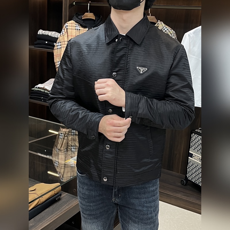 Prada 2026ss早秋新款發(fā)布 普拉達翻領(lǐng)夾克外套，秋季爆款夾薄棉夾克外套