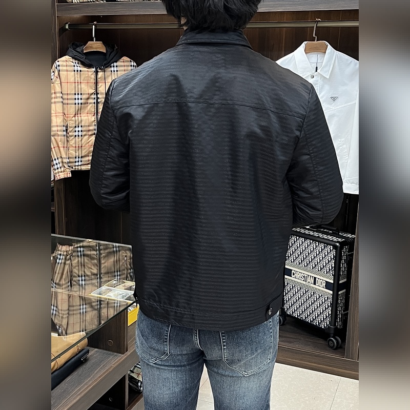 Prada 2026ss早秋新款發(fā)布 普拉達翻領(lǐng)夾克外套，秋季爆款夾薄棉夾克外套